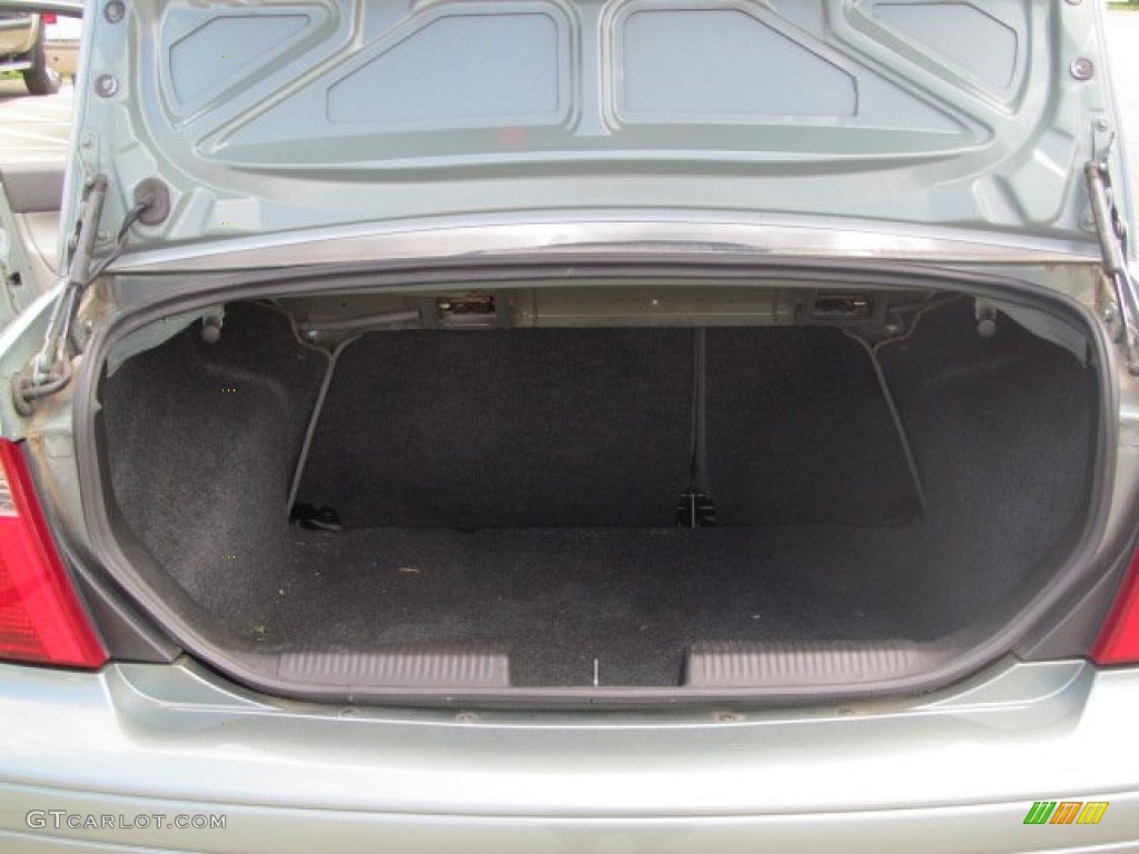2006 Ford Focus ZX4 SE Sedan Trunk Photo #67181244