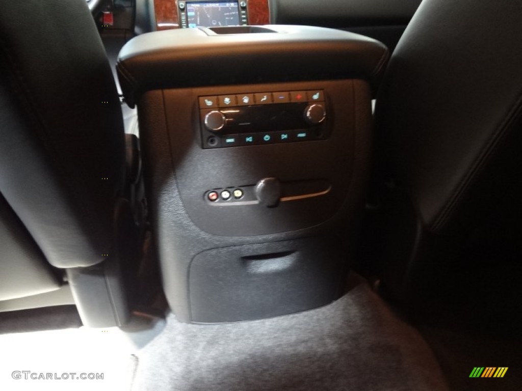 2008 Suburban 1500 LTZ 4x4 - Black / Ebony photo #18