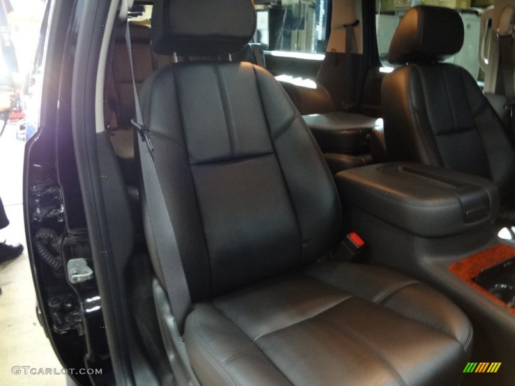 2008 Suburban 1500 LTZ 4x4 - Black / Ebony photo #28