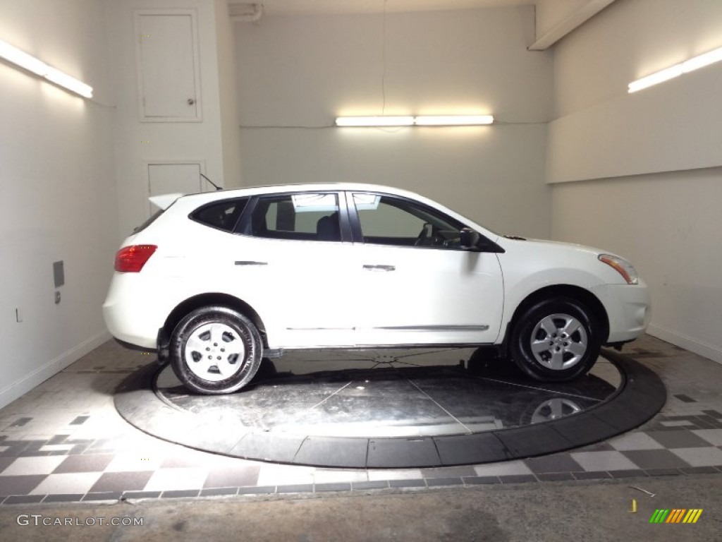 2011 Rogue S AWD - Pearl White / Black photo #3