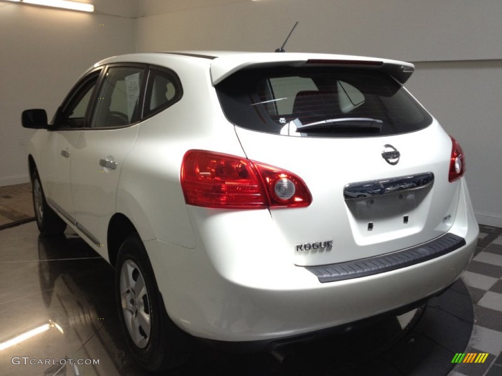 2011 Rogue S AWD - Pearl White / Black photo #5