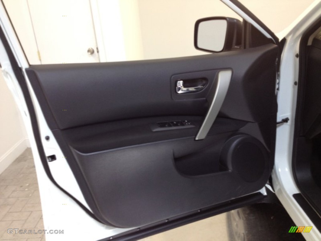 2011 Rogue S AWD - Pearl White / Black photo #11