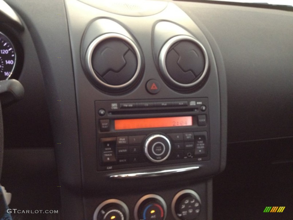 2011 Rogue S AWD - Pearl White / Black photo #18