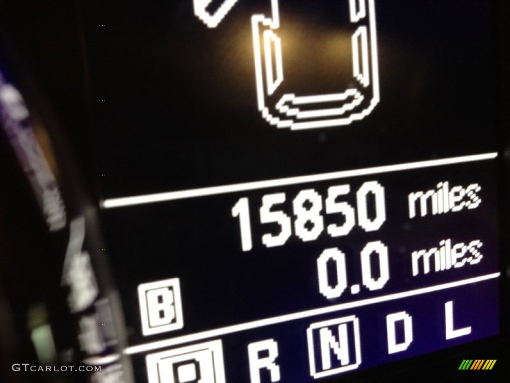 2011 Rogue S AWD - Pearl White / Black photo #21