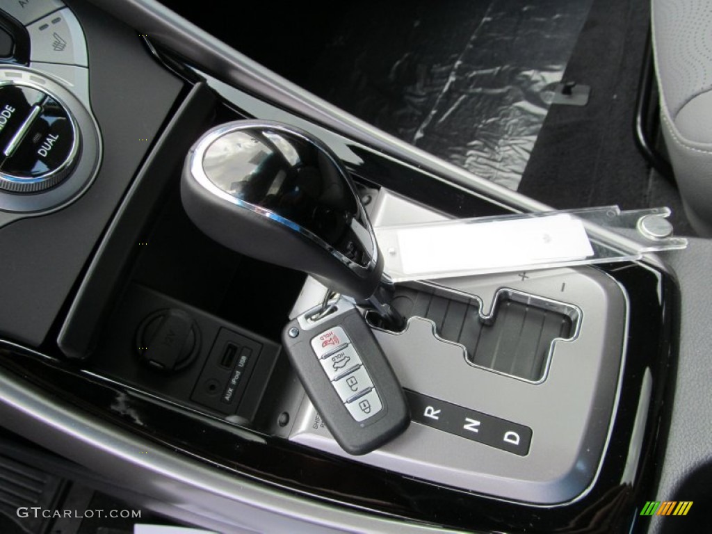2013 Elantra Limited - Black / Gray photo #9