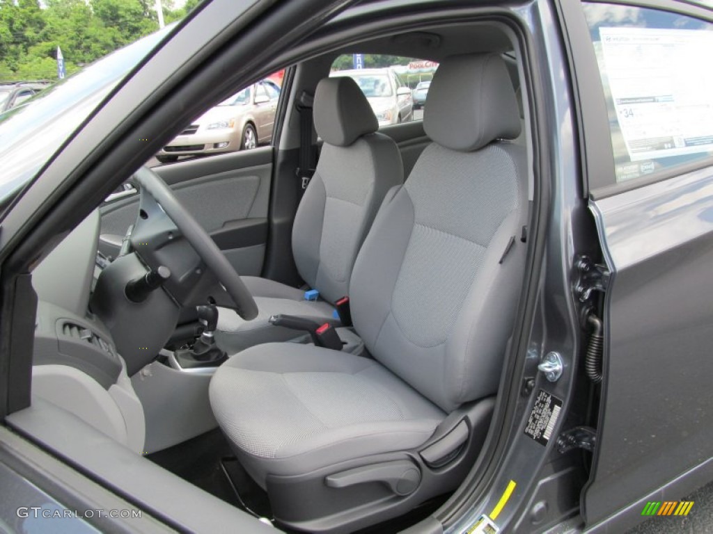 Gray Interior 2013 Hyundai Accent GLS 4 Door Photo #67191656