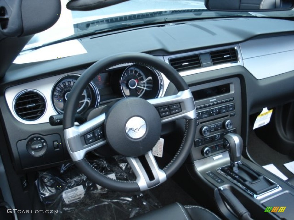 2013 Ford Mustang V6 Mustang Club of America Edition Convertible Charcoal Black Dashboard Photo #67205604