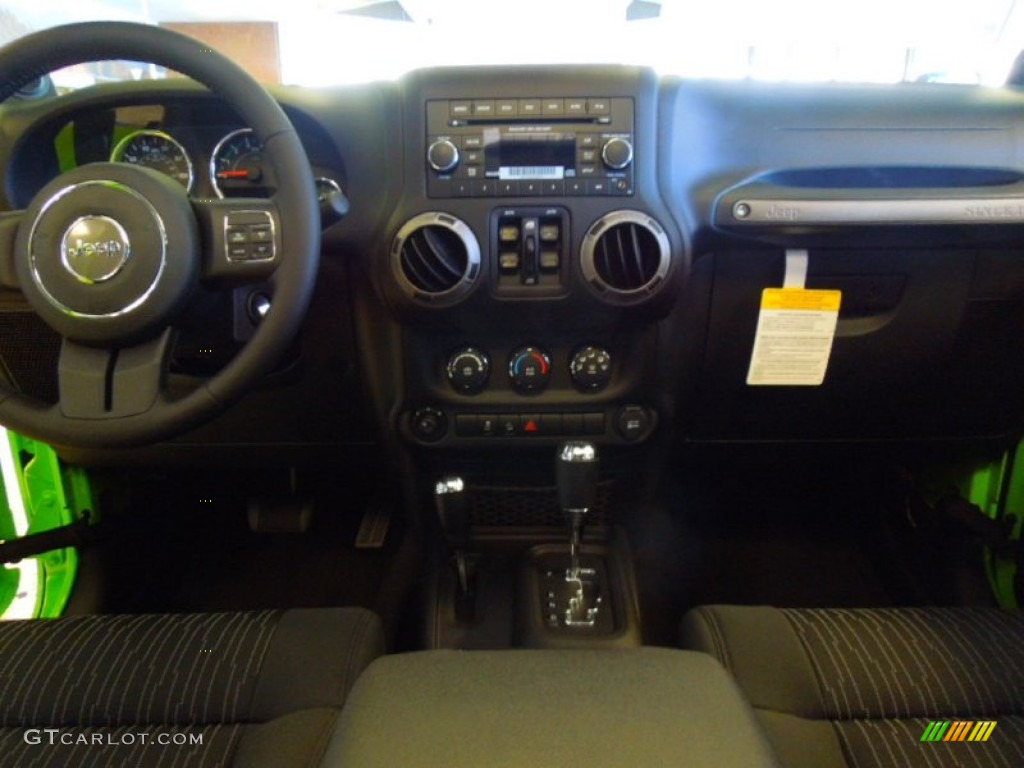 2012 Wrangler Unlimited Sport S 4x4 - Gecko Green / Black photo #11