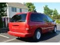 Inferno Red Pearlcoat - Town & Country LXi Photo No. 7