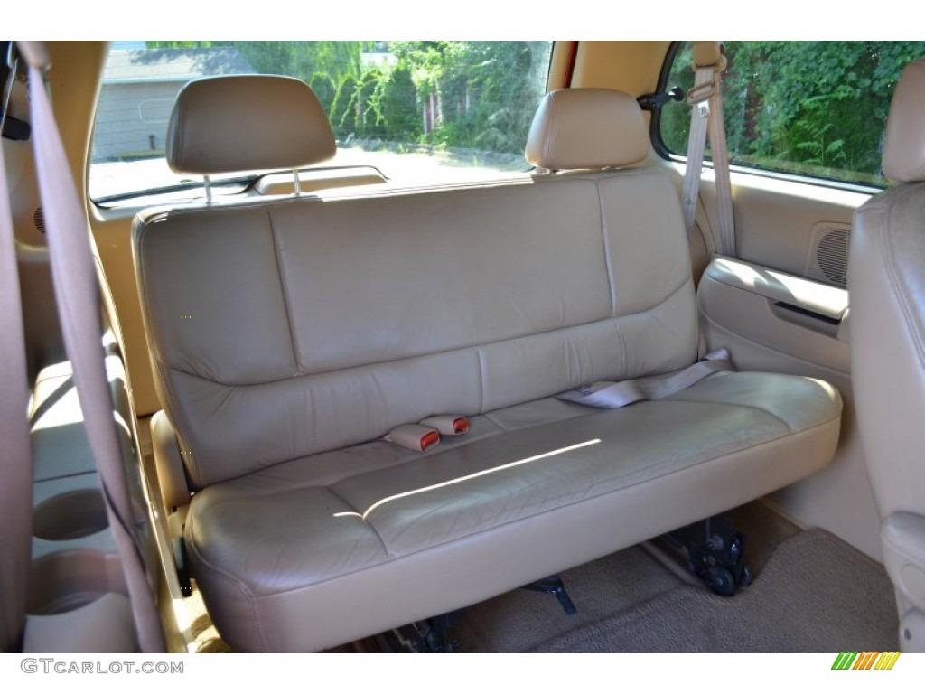 2000 Chrysler Town & Country LXi Rear Seat Photos