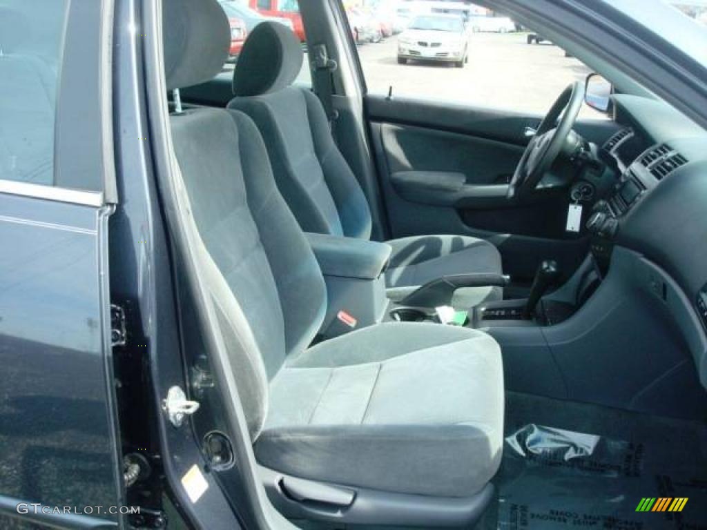 2005 Accord LX Sedan - Graphite Pearl / Gray photo #17