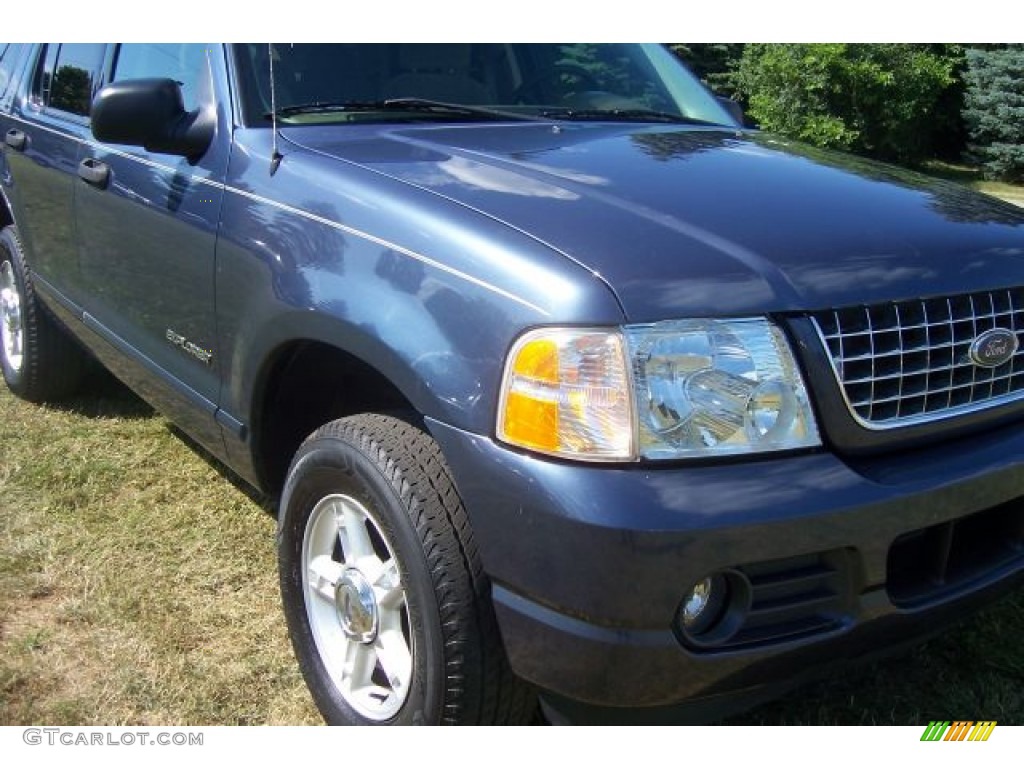 2004 Explorer XLT 4x4 - Medium Wedgewood Blue Metallic / Graphite photo #15
