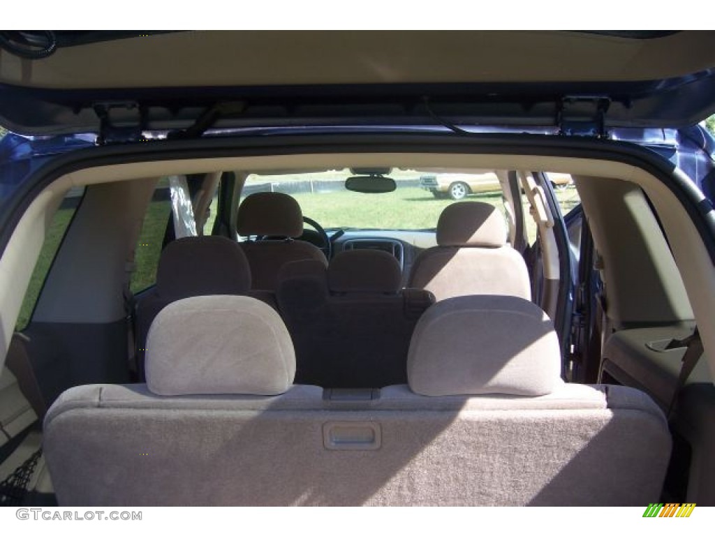 2004 Explorer XLT 4x4 - Medium Wedgewood Blue Metallic / Graphite photo #34