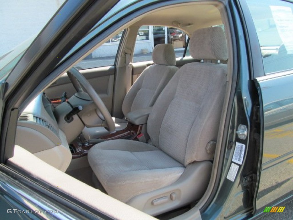 Taupe Interior 2002 Toyota Camry LE Photo #67219544