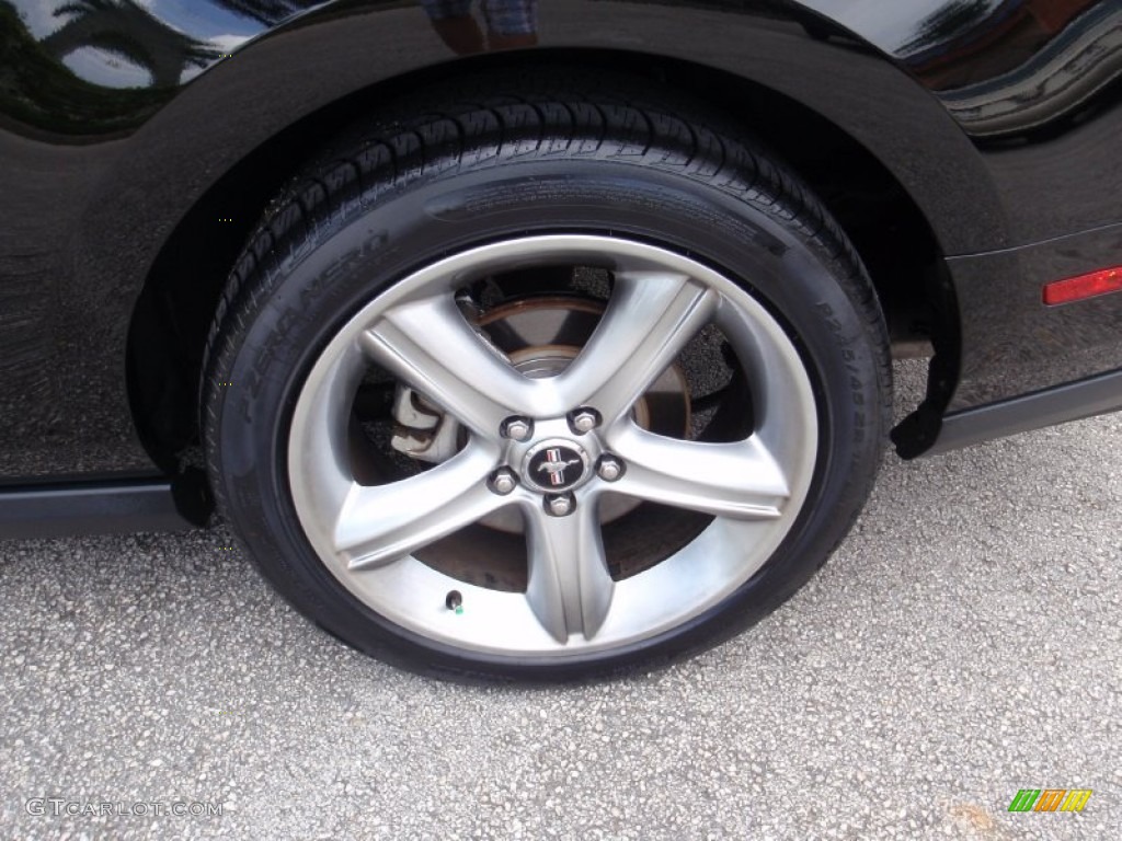 2010 Ford Mustang GT Premium Coupe Wheel Photo #67223616