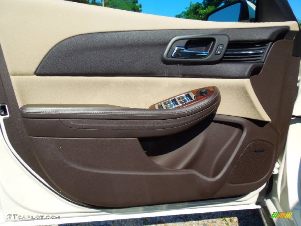 2013 Chevrolet Malibu ECO Cocoa/Light Neutral Door Panel Photo #67225095