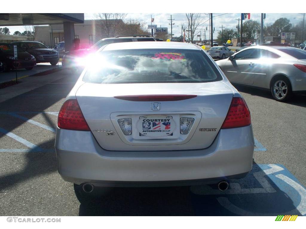 2007 Accord SE V6 Sedan - Alabaster Silver Metallic / Black photo #4