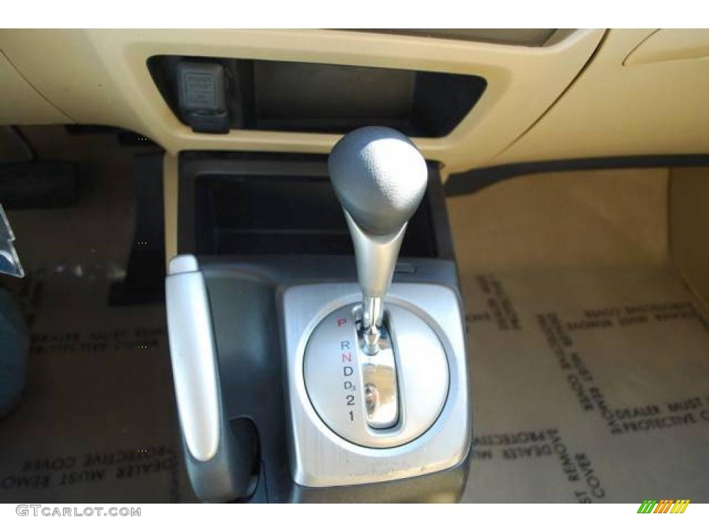 2007 Civic LX Sedan - Taffeta White / Ivory photo #36