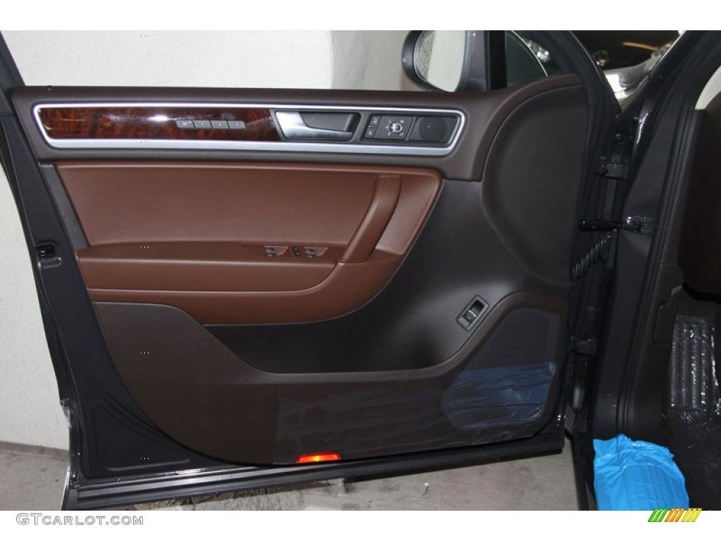 2012 Volkswagen Touareg VR6 FSI Lux 4XMotion Saddle Brown Door Panel Photo #67230969