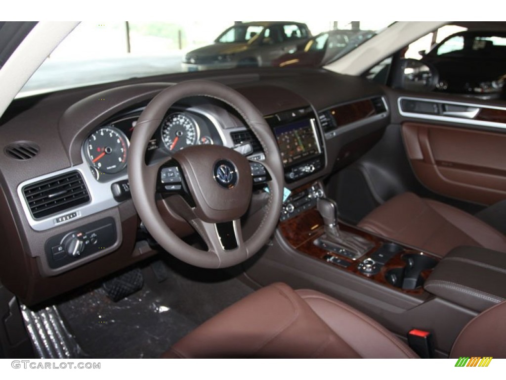 Saddle Brown Interior 2012 Volkswagen Touareg VR6 FSI Lux 4XMotion Photo #67230978