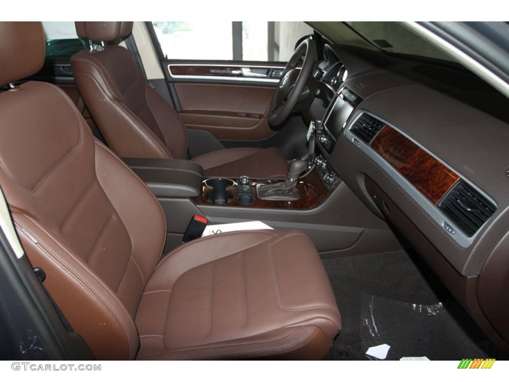 Saddle Brown Interior 2012 Volkswagen Touareg VR6 FSI Lux 4XMotion Photo #67231110