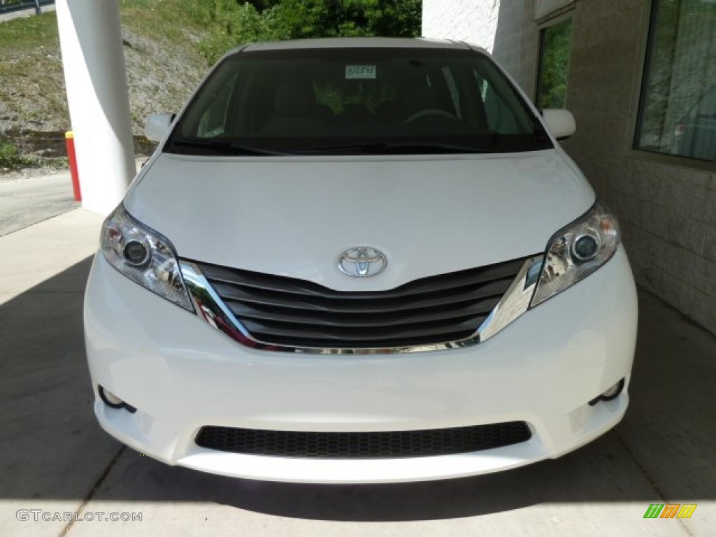 2012 Sienna XLE - Super White / Bisque photo #6