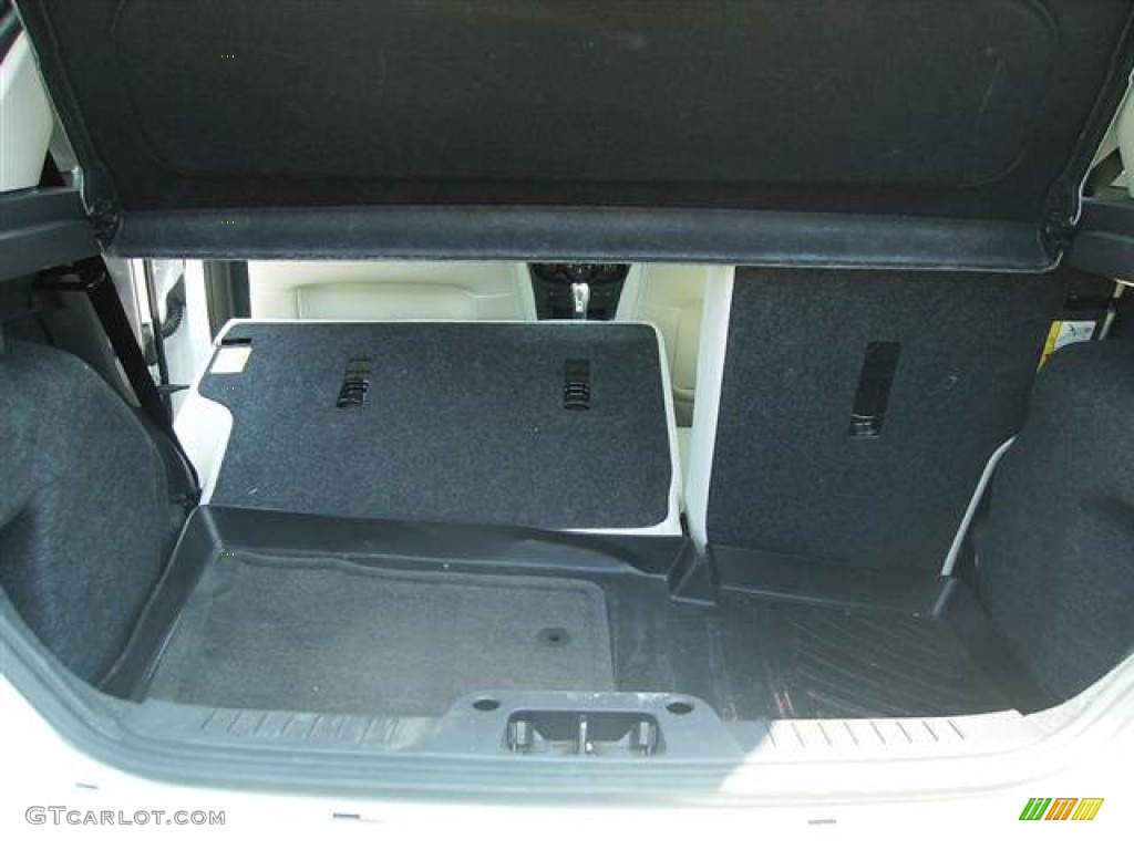 2011 Ford Fiesta SES Hatchback Trunk Photo #67234902