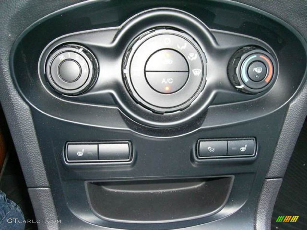 2011 Ford Fiesta SES Hatchback Controls Photo #67234998
