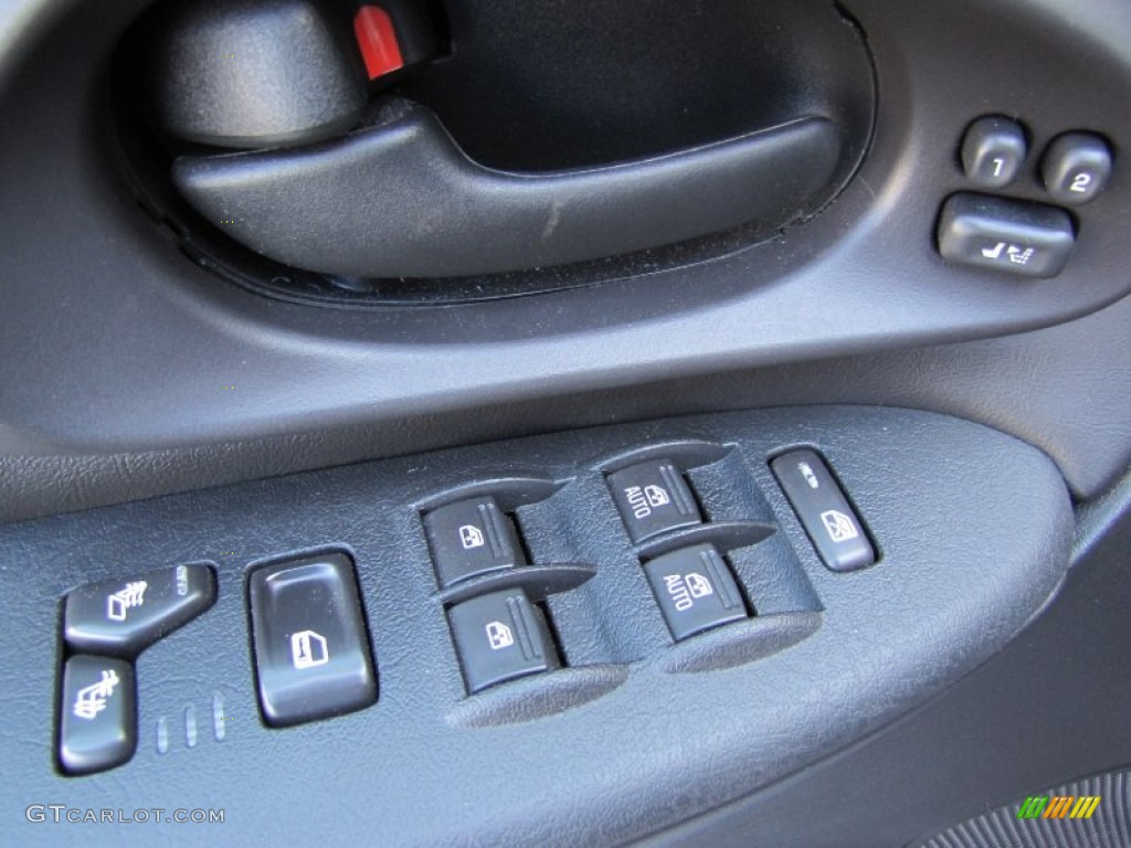 2009 Chevrolet TrailBlazer SS AWD Controls Photo #67237782