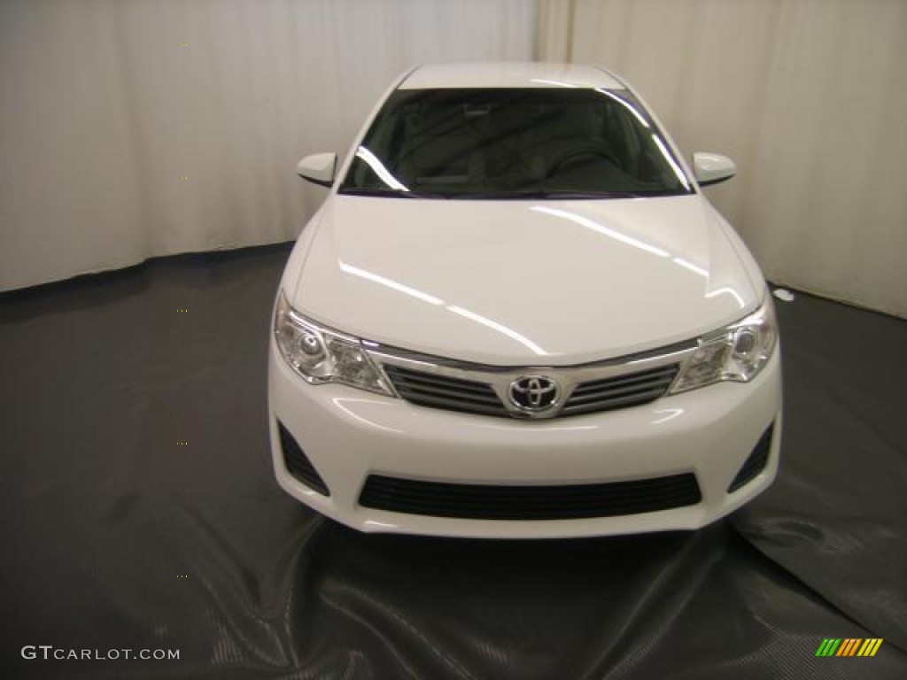 2012 Camry L - Super White / Ash photo #2