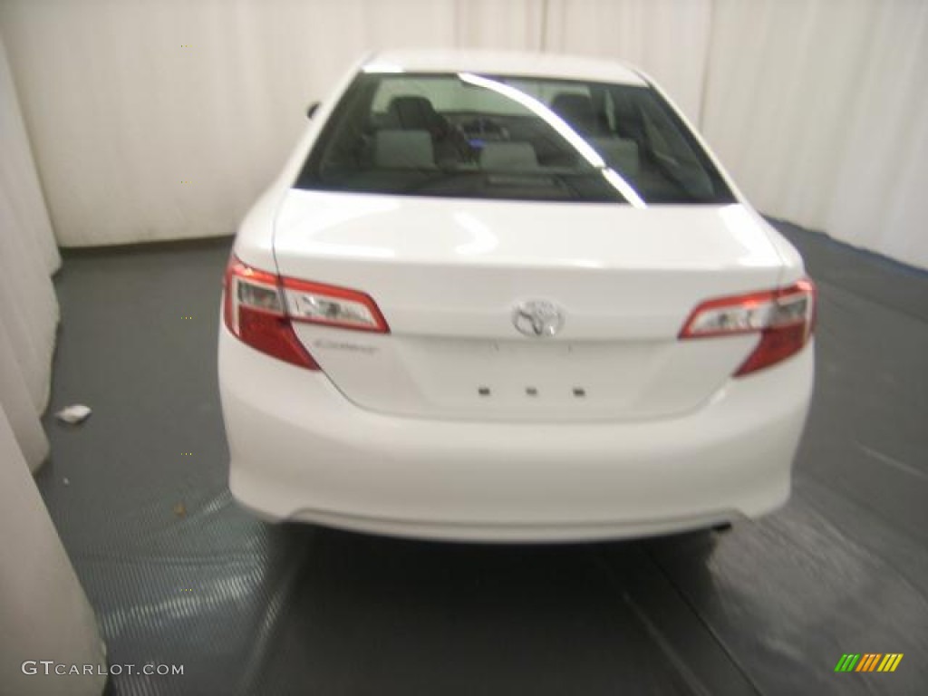 2012 Camry L - Super White / Ash photo #3