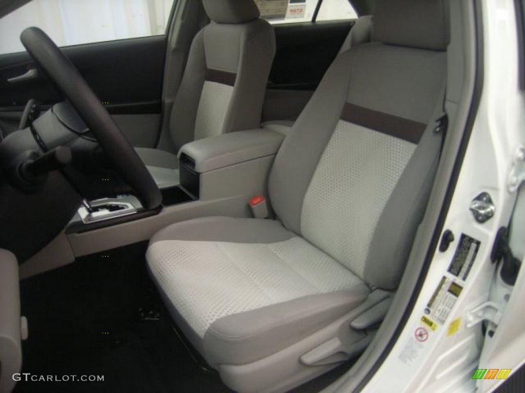 2012 Camry L - Super White / Ash photo #10