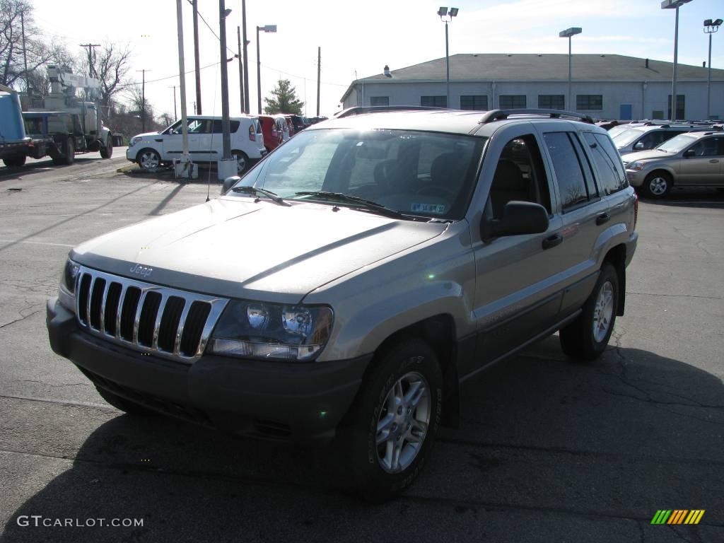 2003 Grand Cherokee Laredo 4x4 - Light Pewter Metallic / Taupe photo #4
