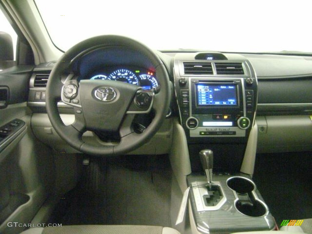 2012 Camry Hybrid XLE - Super White / Ivory photo #7