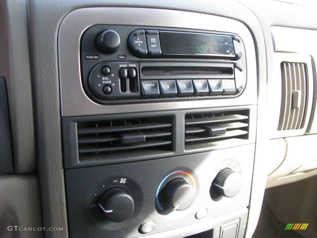 2003 Grand Cherokee Laredo 4x4 - Light Pewter Metallic / Taupe photo #10