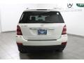Arctic White - GL 450 4Matic Photo No. 4