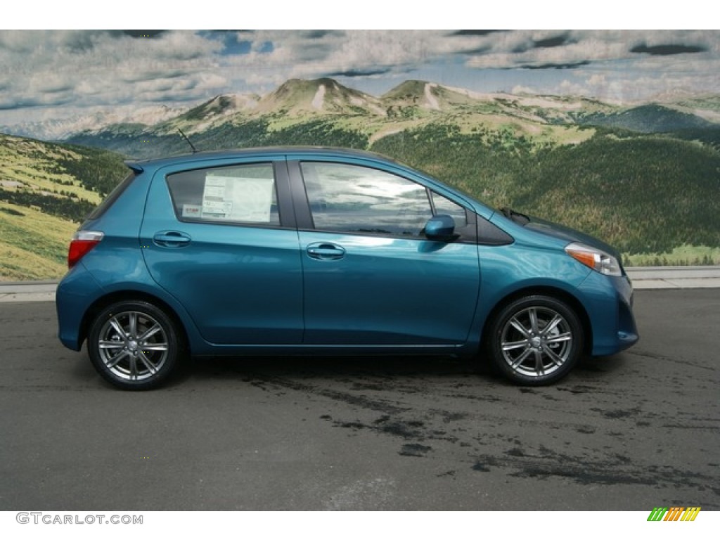 Lagoon Blue Mica 2012 Toyota Yaris SE 5 Door Exterior Photo #67253307