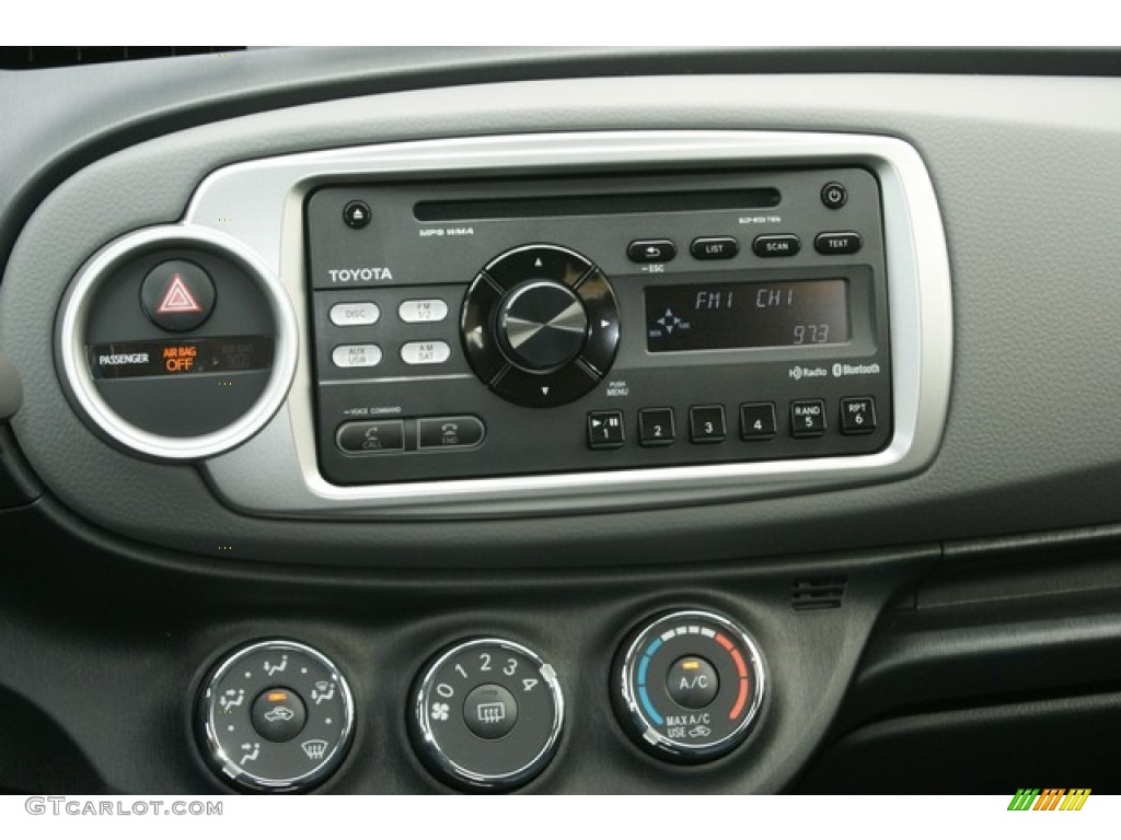 2012 Toyota Yaris SE 5 Door Controls Photos