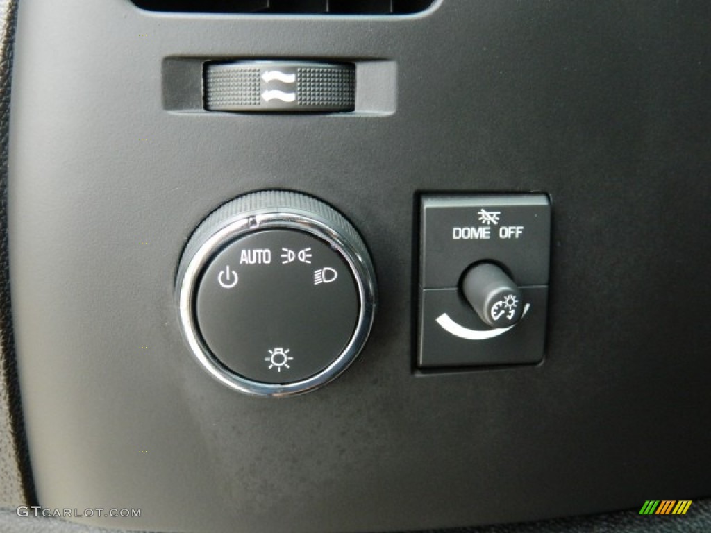 2010 Chevrolet Silverado 1500 LT Extended Cab Controls Photo #67253505