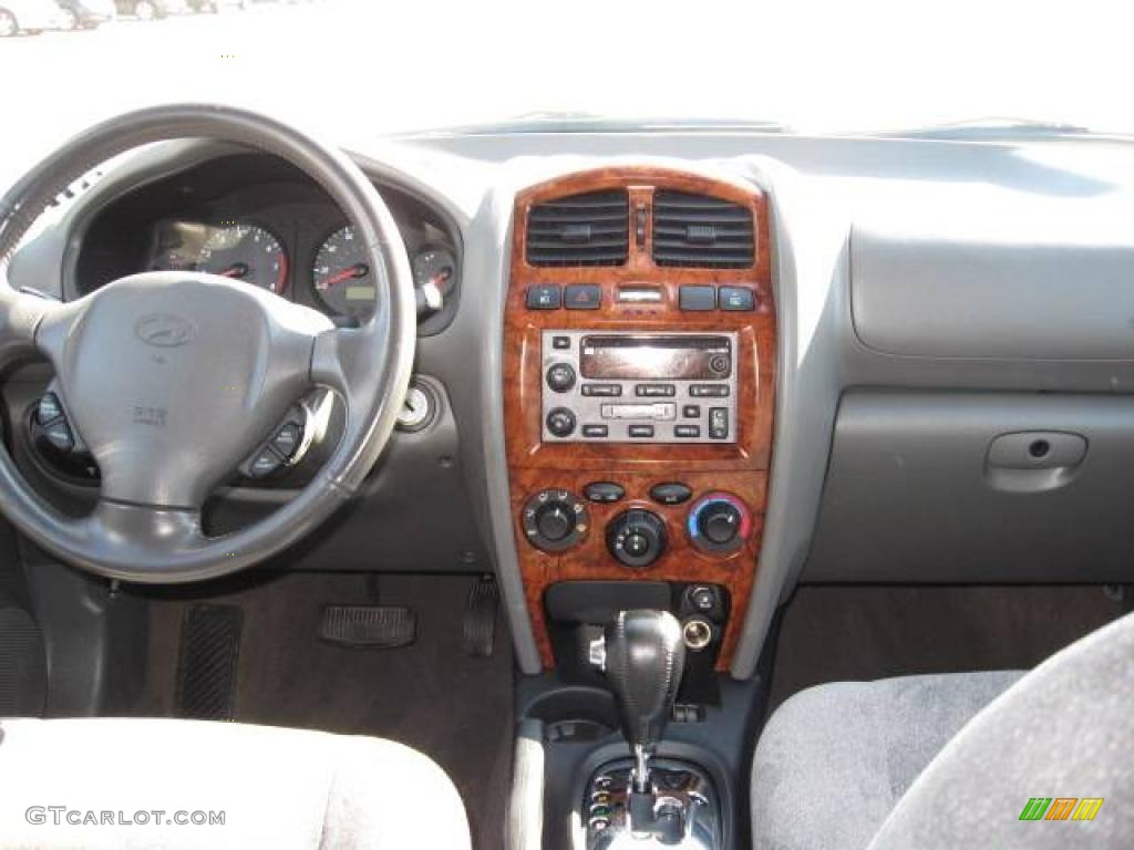 2003 Santa Fe GLS 4WD - Black Obsidian / Gray photo #9