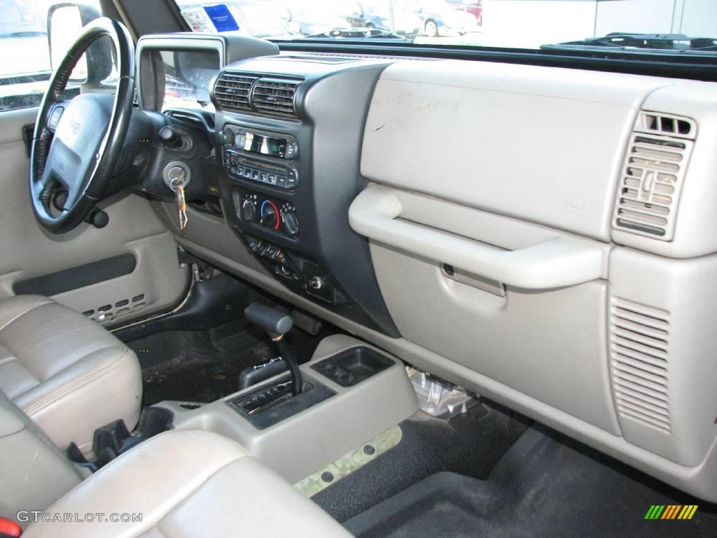 2004 Wrangler Rubicon 4x4 - Light Khaki Metallic / Khaki photo #12