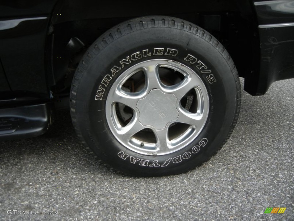 2002 Yukon XL Denali AWD - Onyx Black / Sandstone photo #24