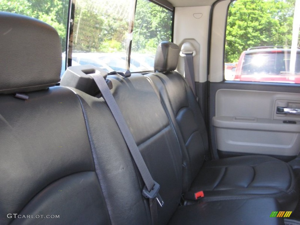2010 Ram 1500 Big Horn Quad Cab 4x4 - Brilliant Black Crystal Pearl / Dark Slate Gray photo #18