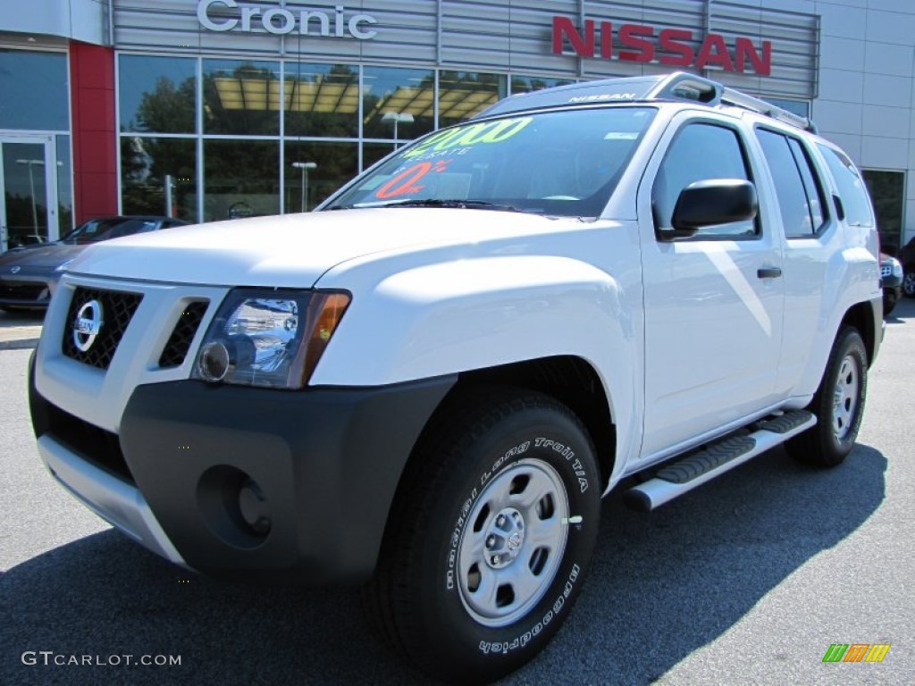 2011 Xterra X - Avalanche White / Gray photo #1