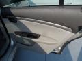 2007 Silver Pearl Metallic Saturn Aura XE  photo #23