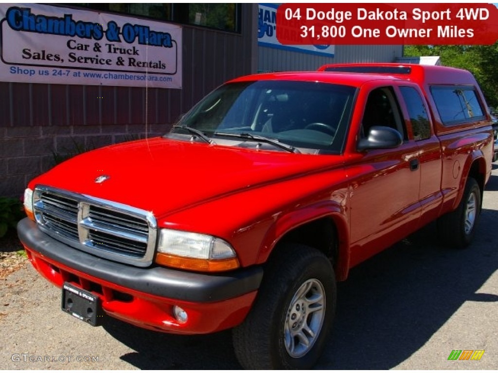 2004 Dakota Sport Club Cab 4x4 - Flame Red / Dark Slate Gray photo #1
