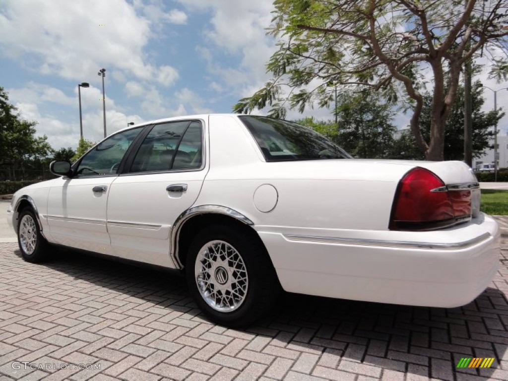 2001 Grand Marquis GS - Vibrant White Clearcoat / Medium Parchment photo #5