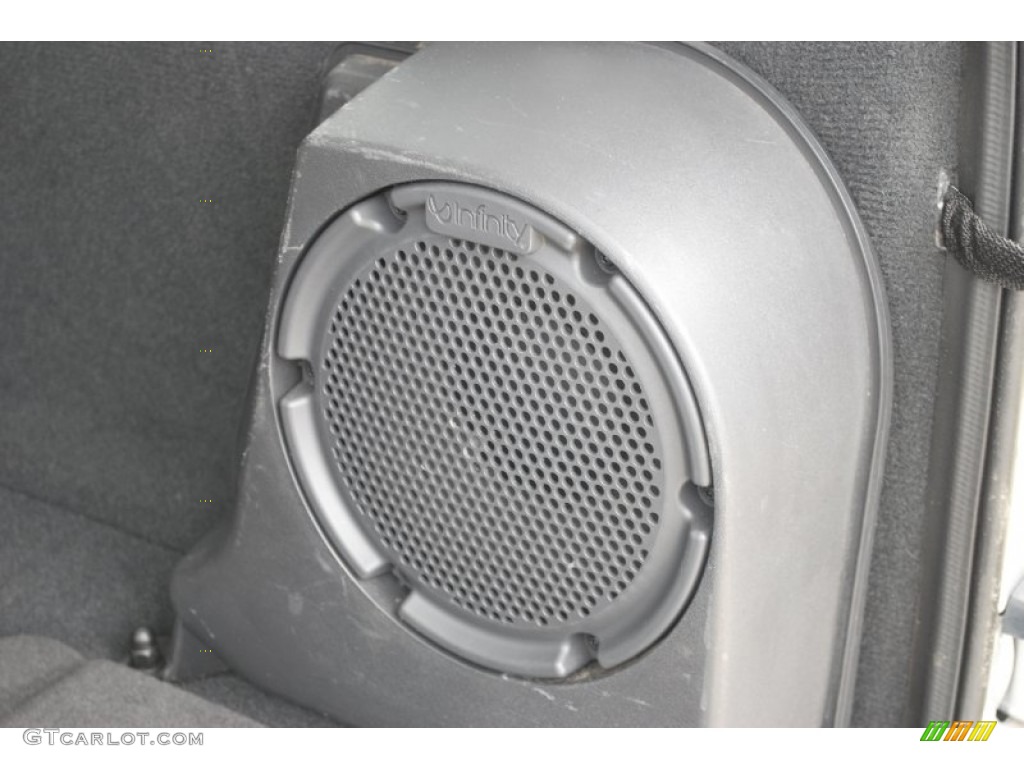 2010 Jeep Wrangler Unlimited Sahara 4x4 Audio System Photo #67276118