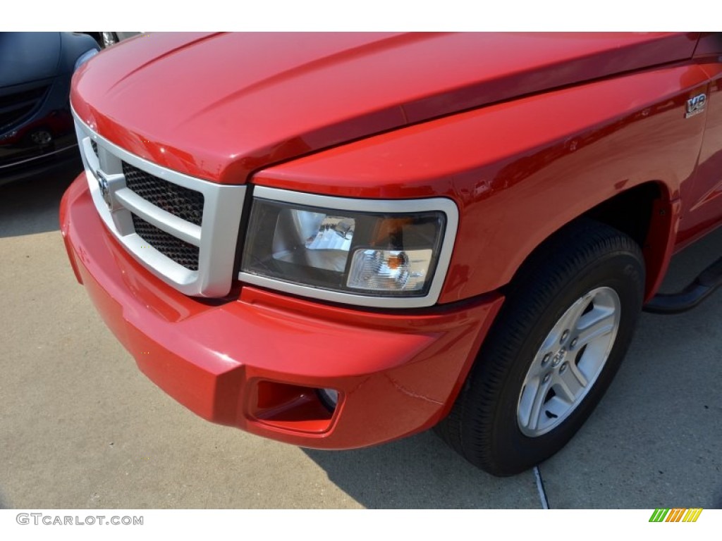 2010 Dakota Big Horn Crew Cab 4x4 - Flame Red / Dark Slate Gray/Medium Slate Gray photo #15