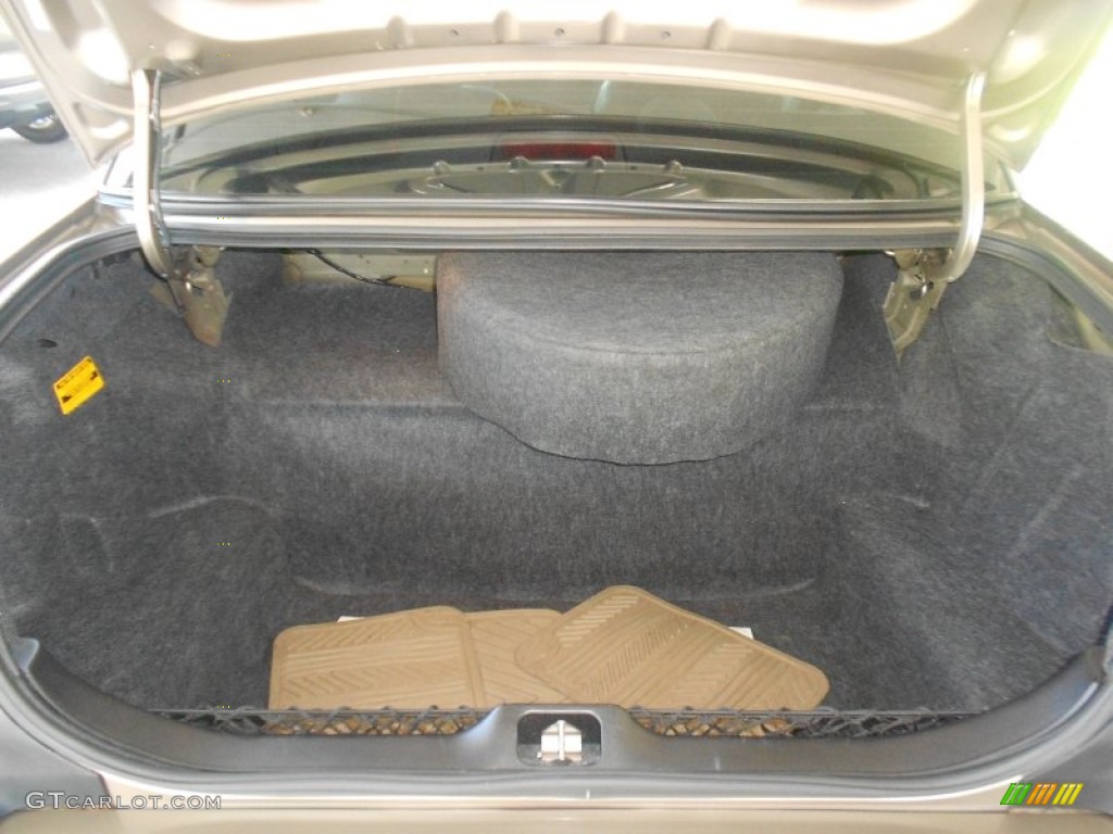 2003 Crown Victoria LX - Arizona Beige Metallic / Medium Parchment photo #9